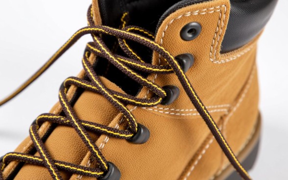 雪地靴裂口怎么修补才牢固