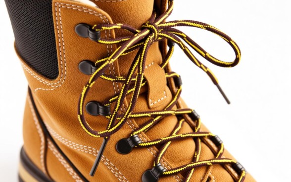 雪地靴裂口怎么修补才牢固