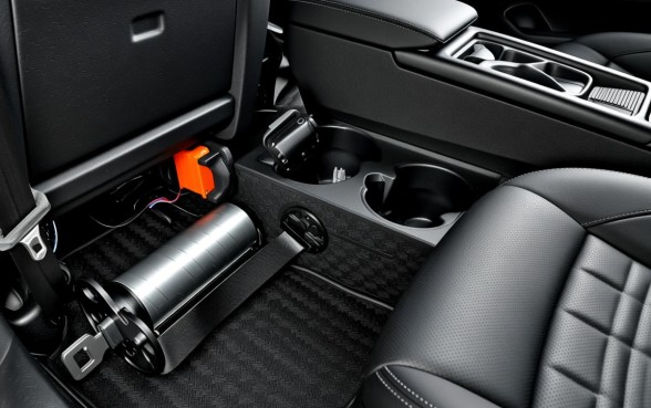 前排座椅下面的口子是干什么用的