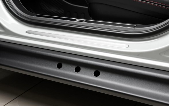 车门下边的三个小口子叫什么