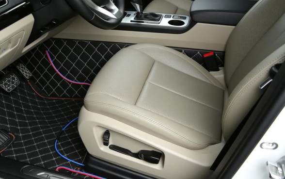 副驾驶座椅下边的口子是什么作用